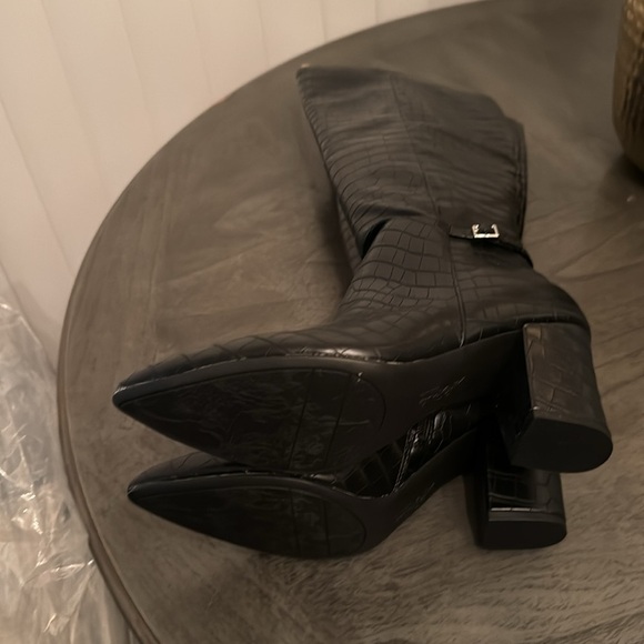 LIFESTRIDE Stratford Knee High Boots - Picture 3 of 6